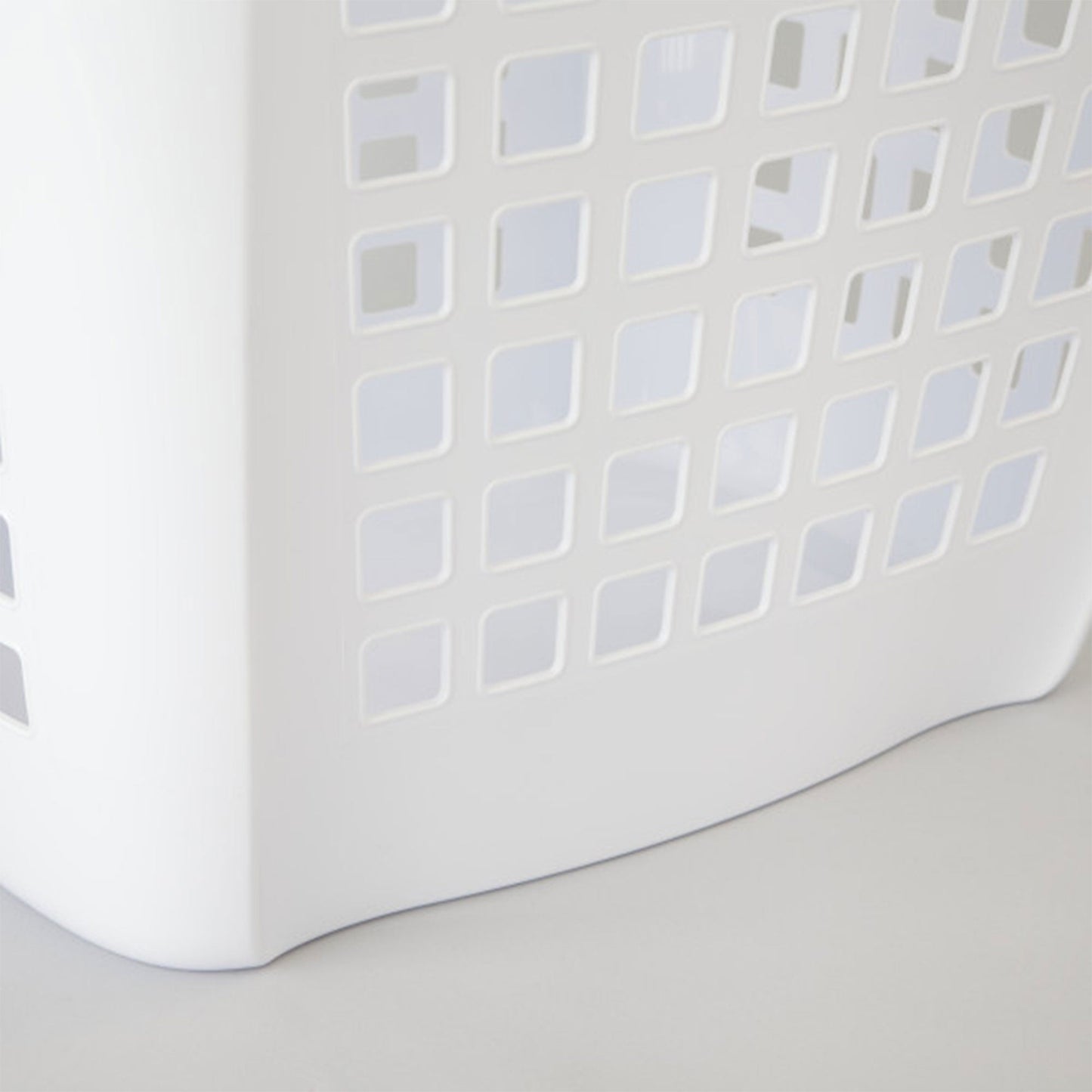 Sterilite Ultra Easy Carry Plastic Dirty Clothes Laundry Basket Hamper (4 Pack)