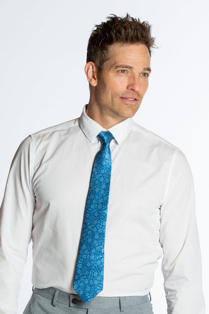 The Shoreline | Blue Floral Ultimate Pocket Tie