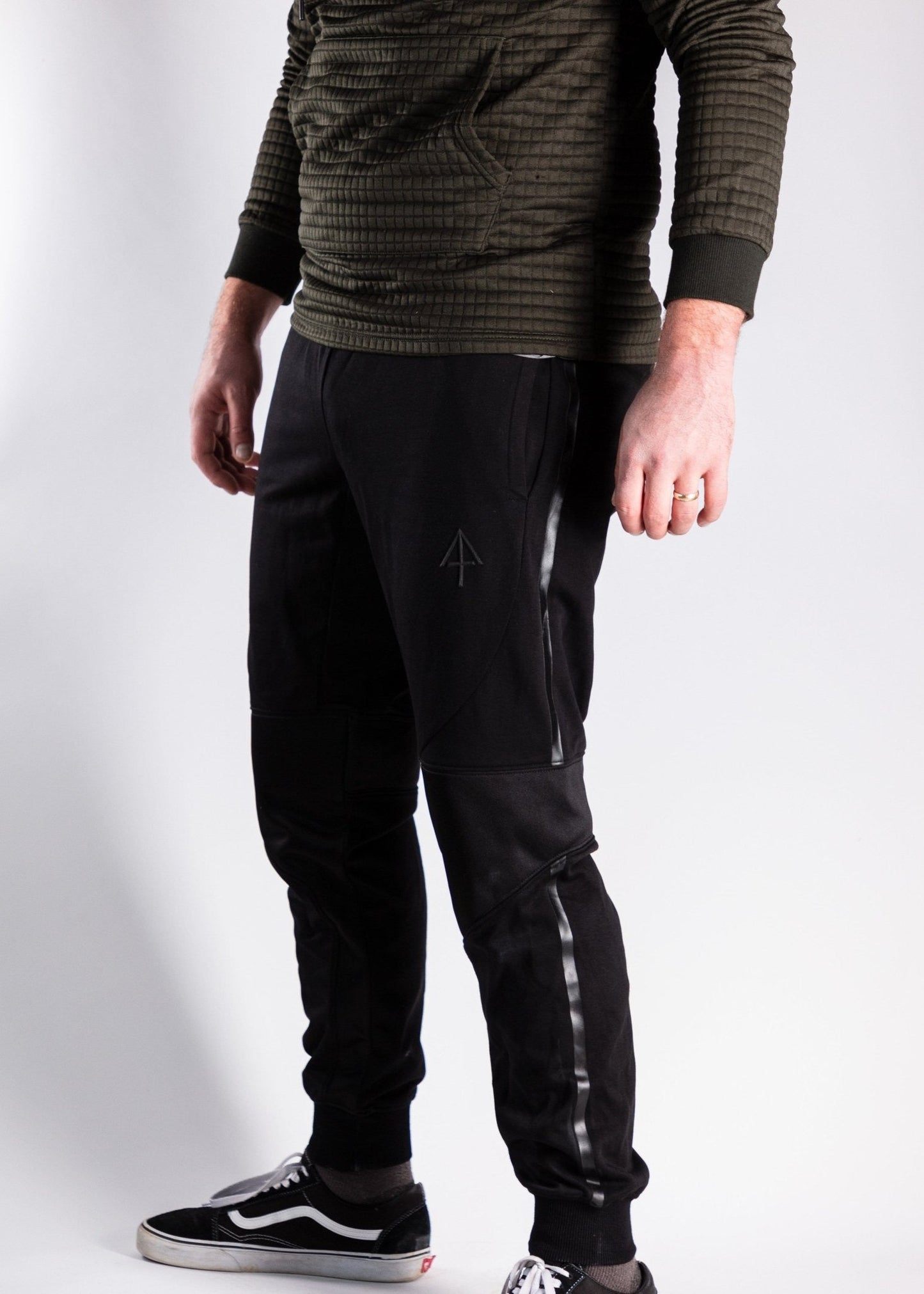 Carrier Joggers Mk.II - Midnight Black