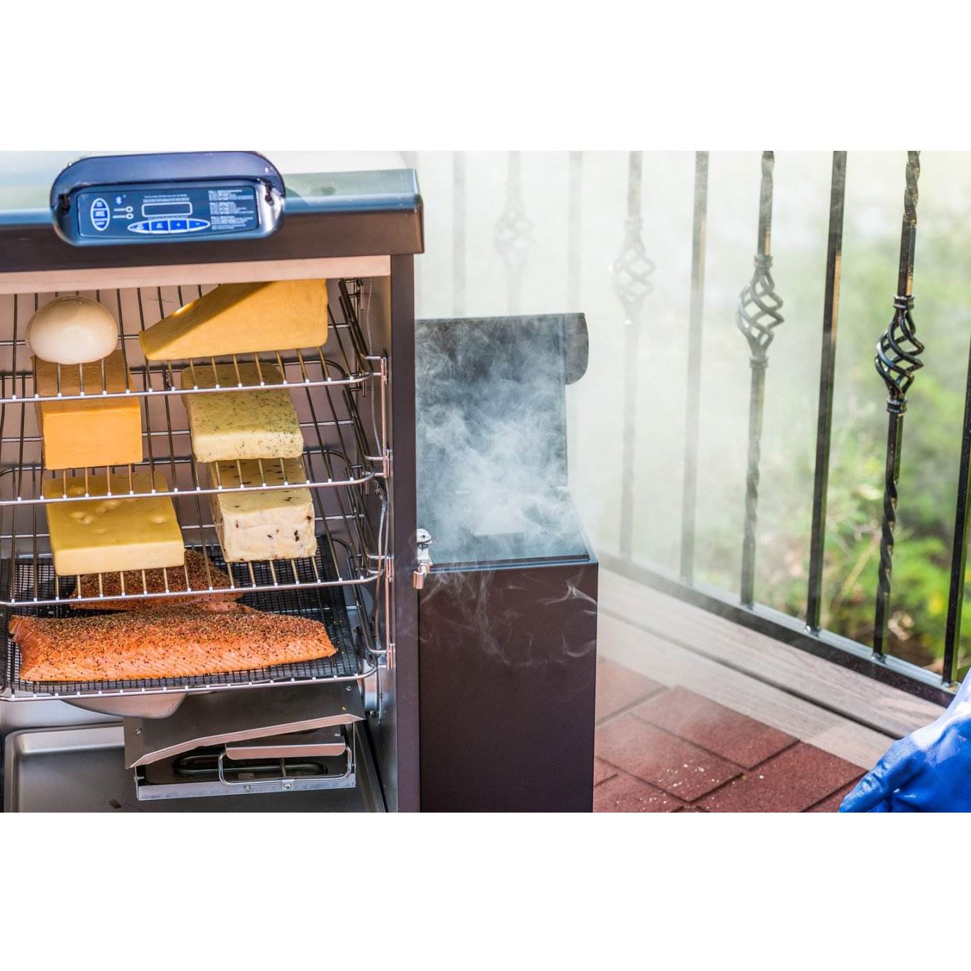 Masterbuilt Outdoor Electric Wood Chip Pellet Burning BBQ Slow Smoker Attachment