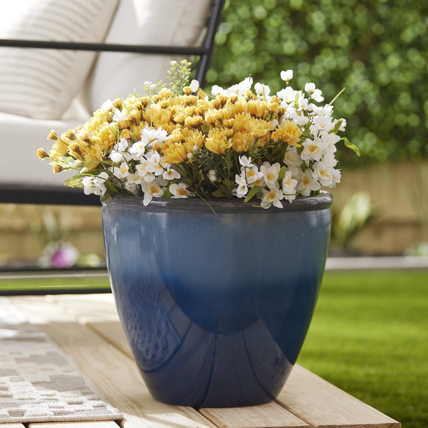 Suncast 1606NP36 Seneca 16" Ombre Decorative Durable Resin Planter Blue & Brown