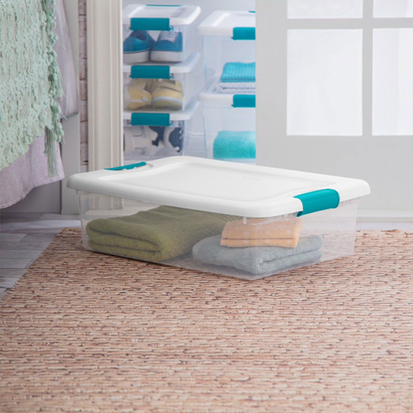 Sterilite 6 Sets of 32 Quart Latch Lid Tote & 12 Sets of 15 Quart Latch Lid Tote