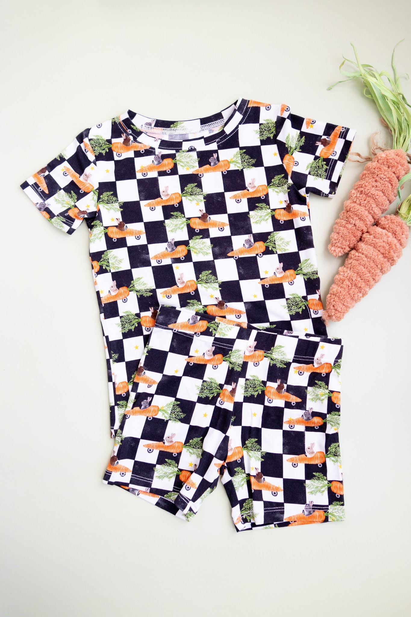 RACING CARROT CHECKERS DREAM SHORT SET