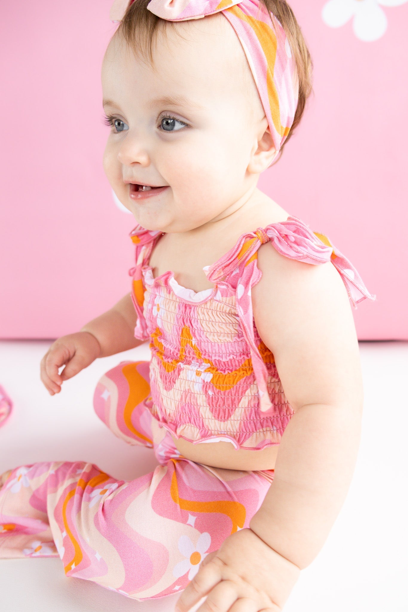 GROOVY FLORAL DREAM SMOCKED FLARE SET