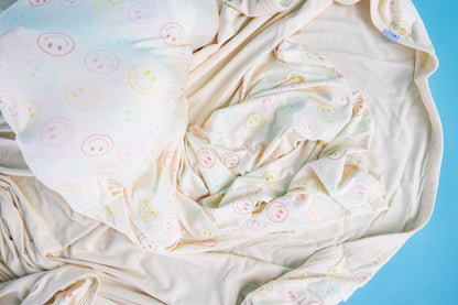 PASTEL SMILES DREAM SWADDLE & BEANIE