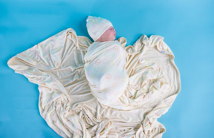 PASTEL SMILES DREAM SWADDLE & BEANIE