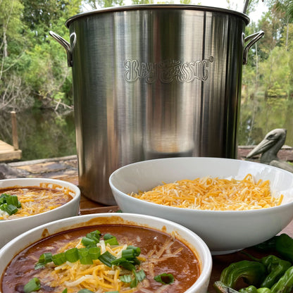 Bayou Classic 30 Quart / 7.5 Gallon Stainless Steel Brew Kettle Pot with Lid