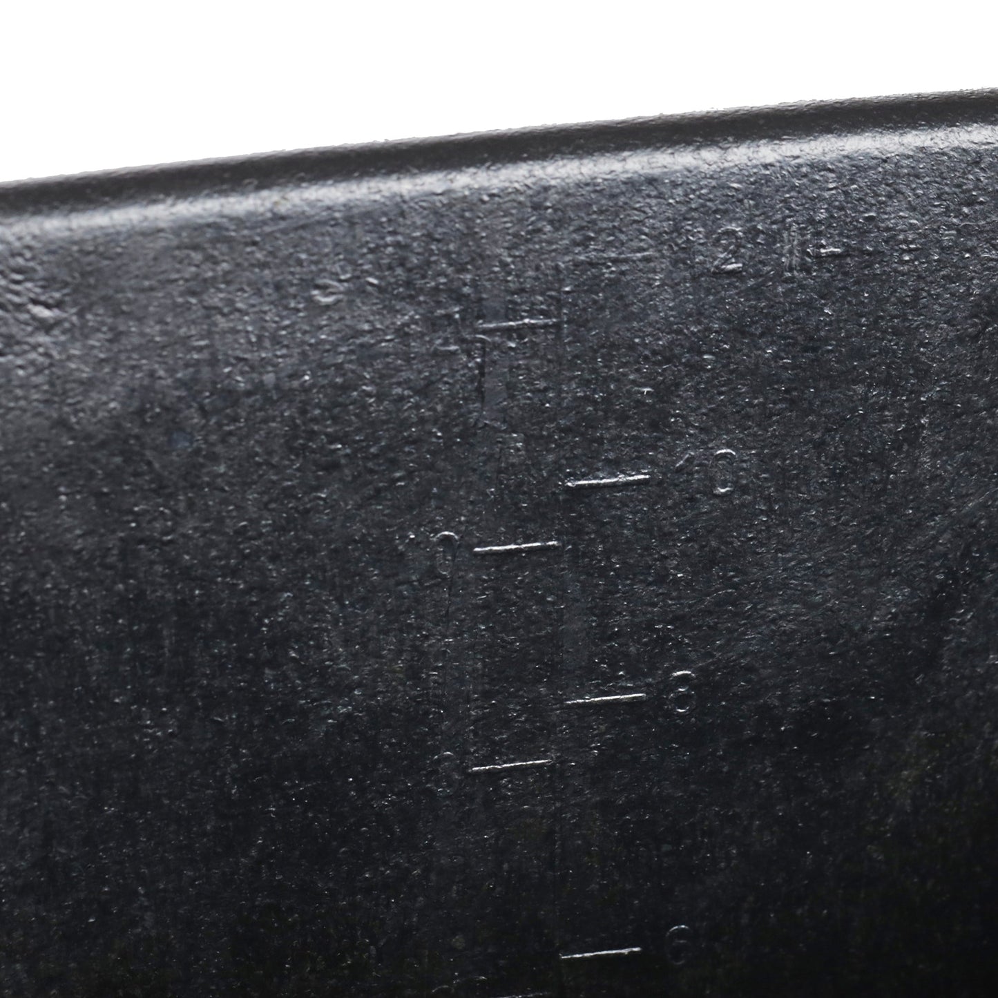 Farm Innovators FB-80R Rubber 3 Gallon Flat Back Heated Bucket, 70 Watt, Black