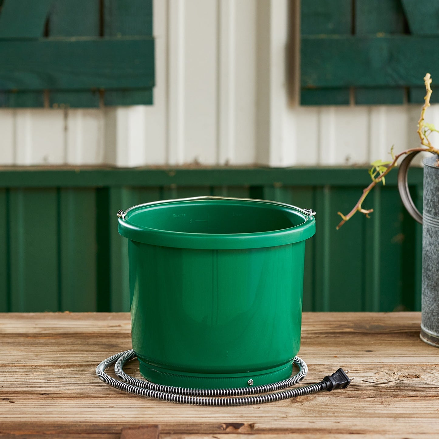 Farm Innovators Model HB-60 Oversized 2 Gallon Plastic Heated Bucket, 60 Watt