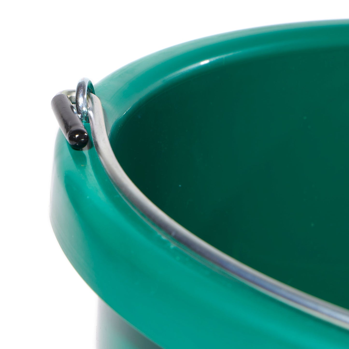 Farm Innovators Model HB-60 Oversized 2 Gallon Plastic Heated Bucket, 60 Watt