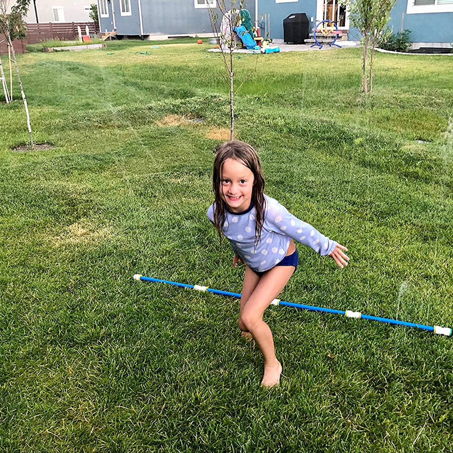 Funphix Medium Outdoors Sprinkles Set with Poles and Hose Fort Kit, Multicolor