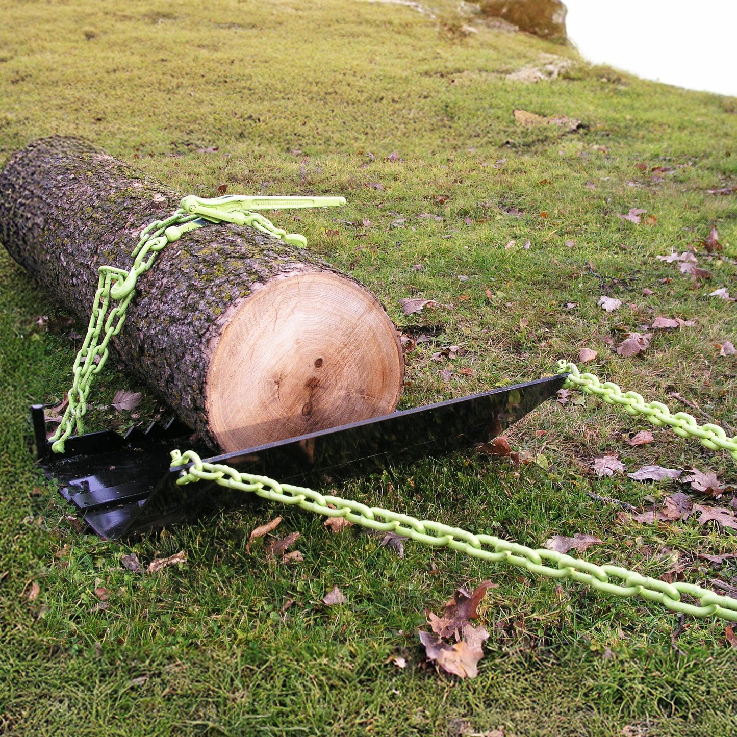 Timber Tuff TMW-21 24 Inch Log Skidding Arched Plate with Dual Tow Chains, Black