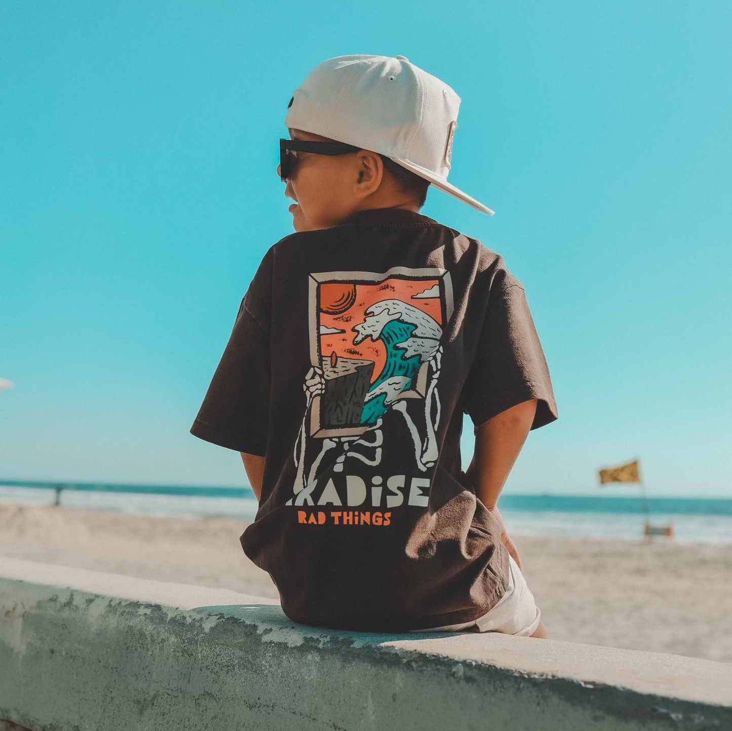 ANOTHER DAY IN PARADISE TEE - VINTAGE BROWN