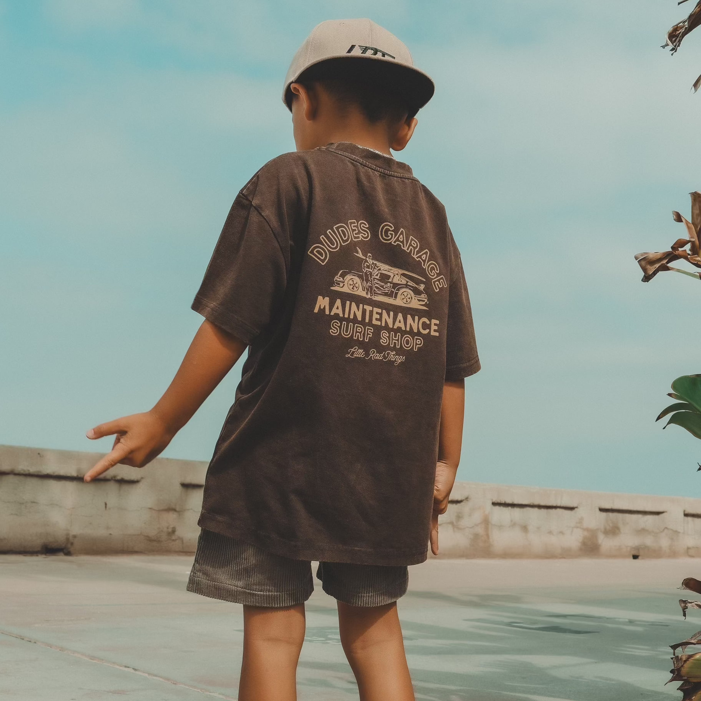 DUDES GARAGE TEE - VINTAGE BROWN