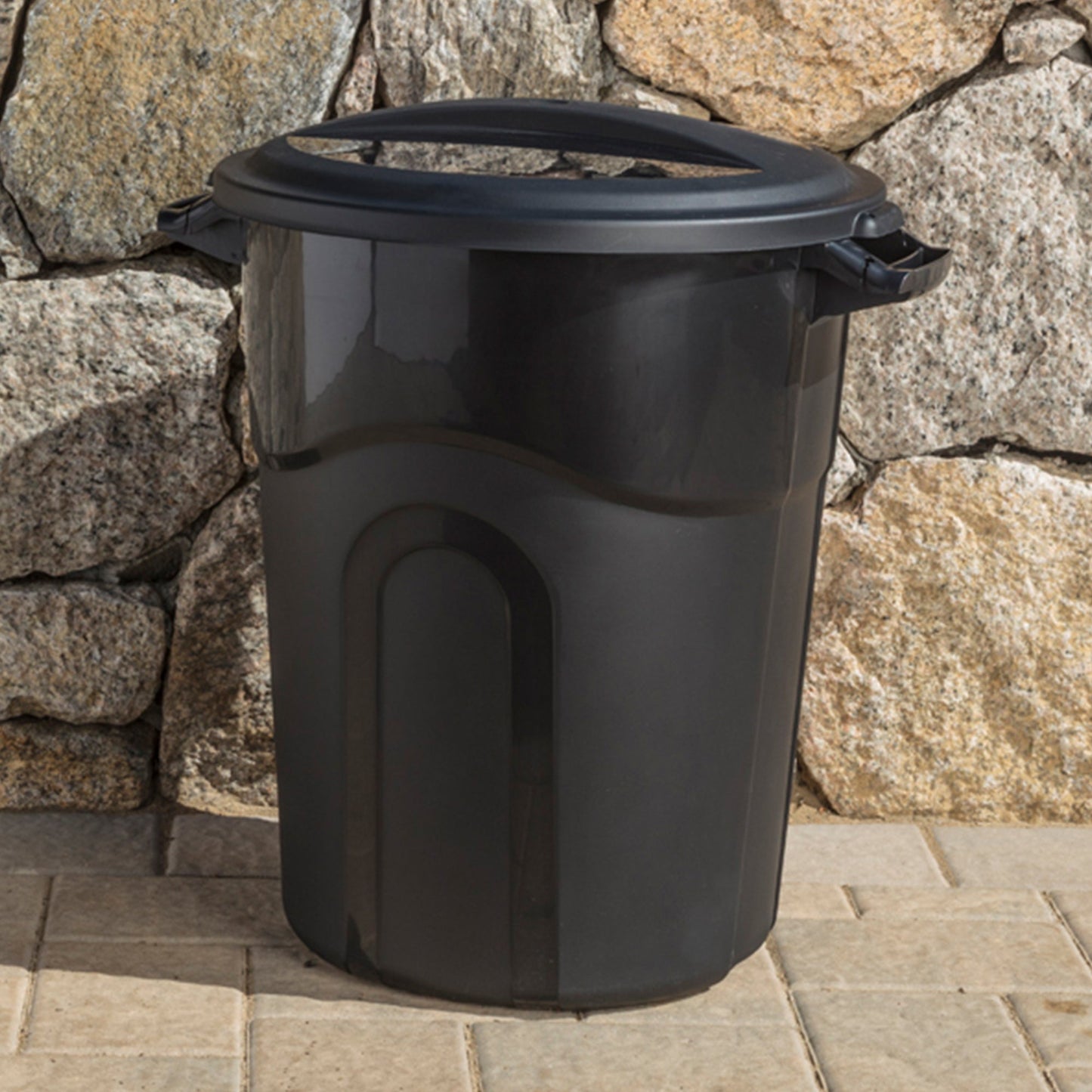 United Solutions 20 Gal Round Waste Container w/ Click Lock Lid, Black (2 Pack)