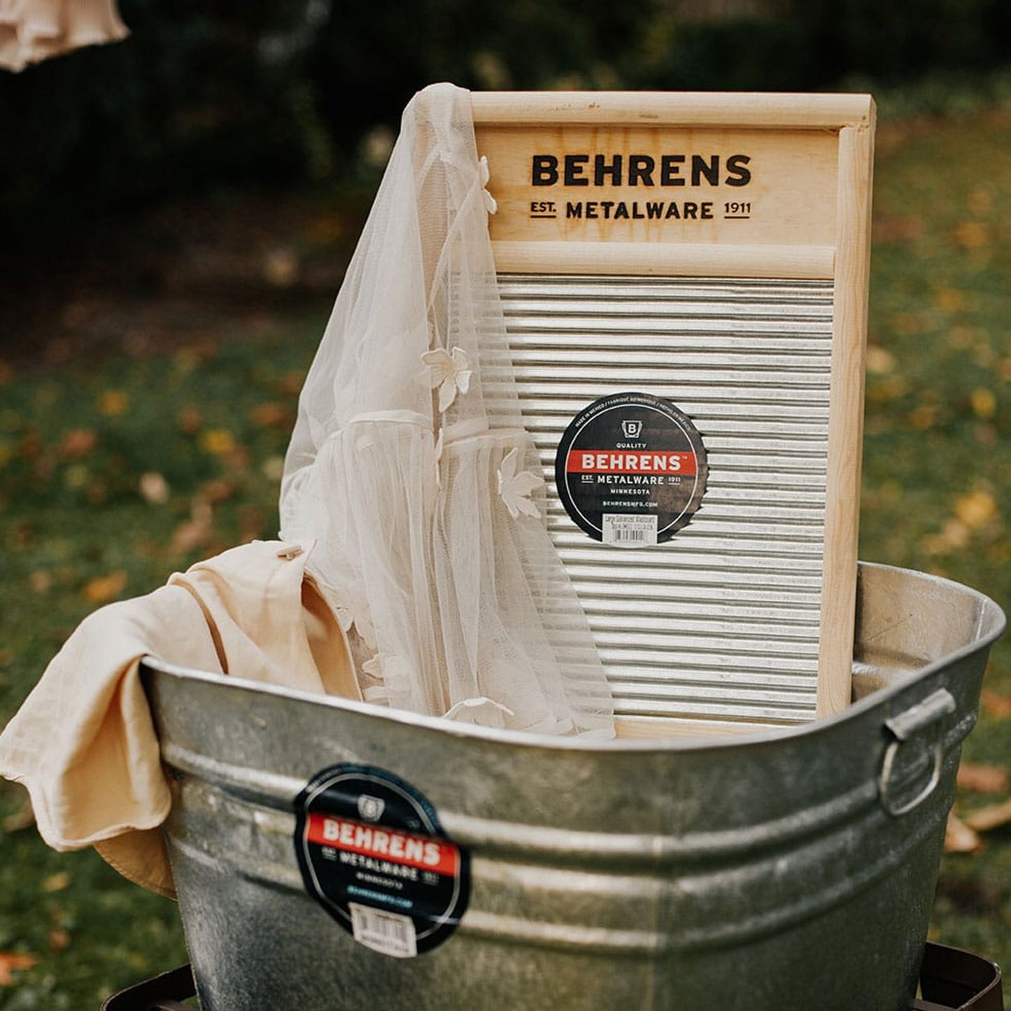 Behrens Galvanized Steel/Wood Washboard Manual Clothes Washing Machine, Large