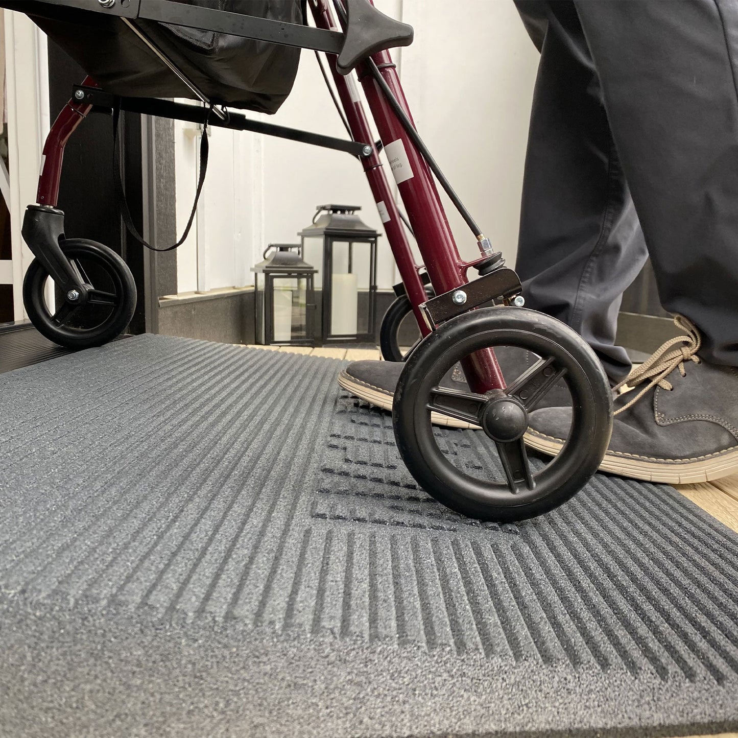 EZ-ACCESS TRANSITIONS 1.5" Non Slip Rectangular Rubber Angled Entry Mat, Black