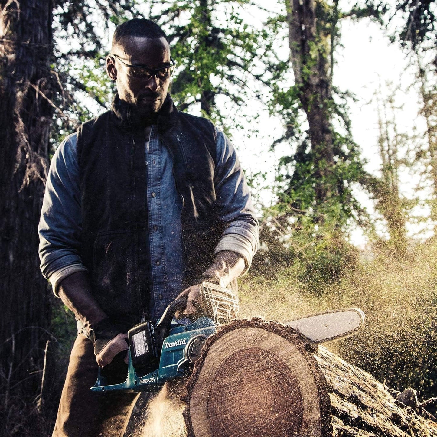 Makita LXT 36 Volt 16 Inch 4.0Ah Battery Powered Brushless Chainsaw Kit, Teal