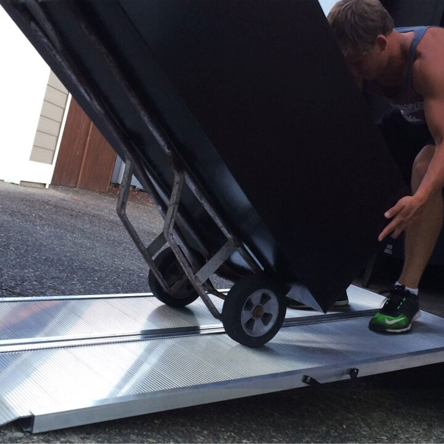 EZ-ACCESS TRAVERSE 4 Foot Singlefold Edgeless Portable Loading Ramp, Silver