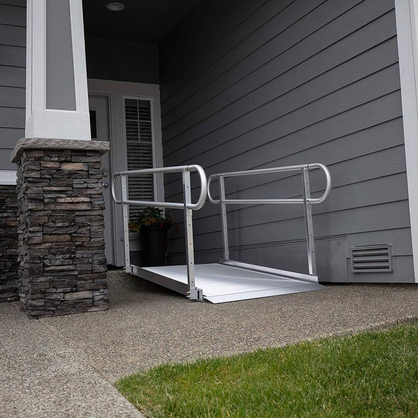 EZ-ACCESS GATEWAY 3G 7 Foot Solid Surface Aluminum Portable Wheelchair Ramp