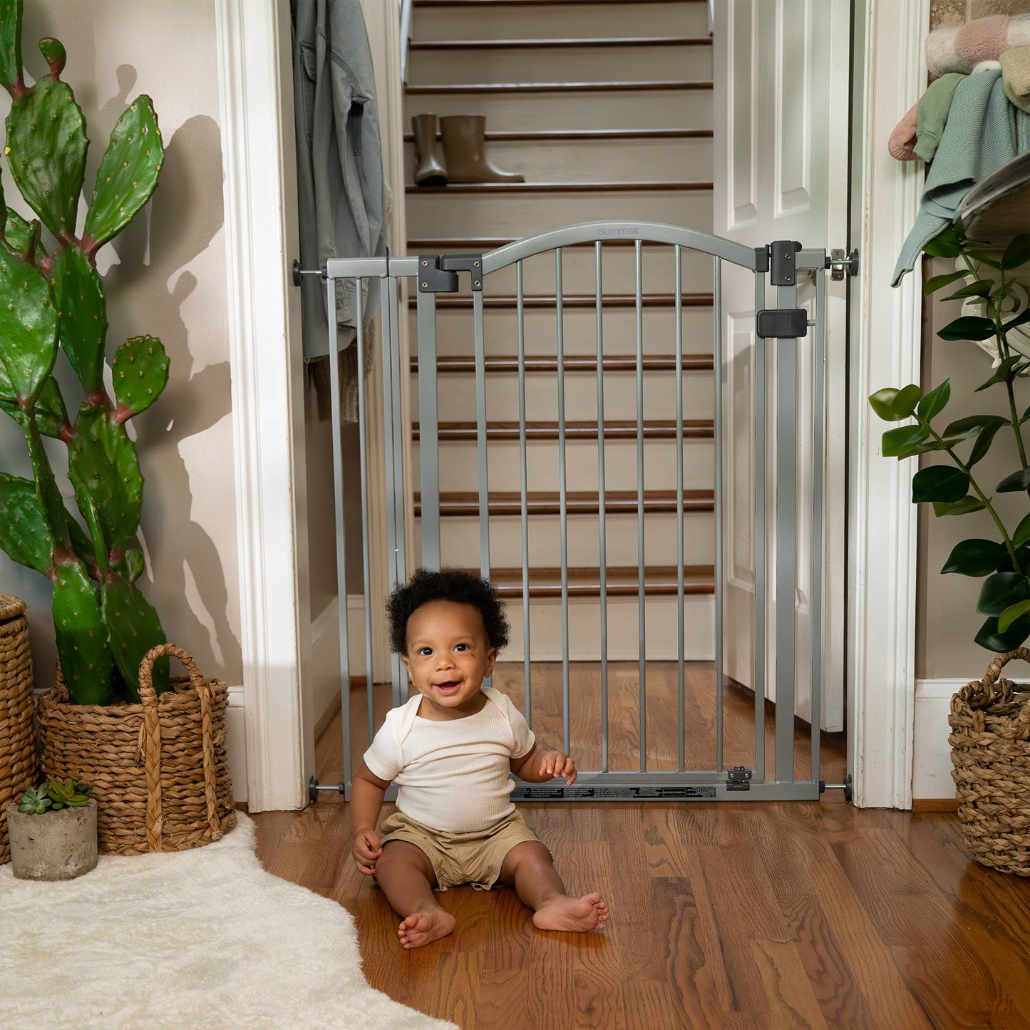 Summer Infant 38 Inch Extra Tall and Wide Pet and Baby Mounted Safety Gate, Gray