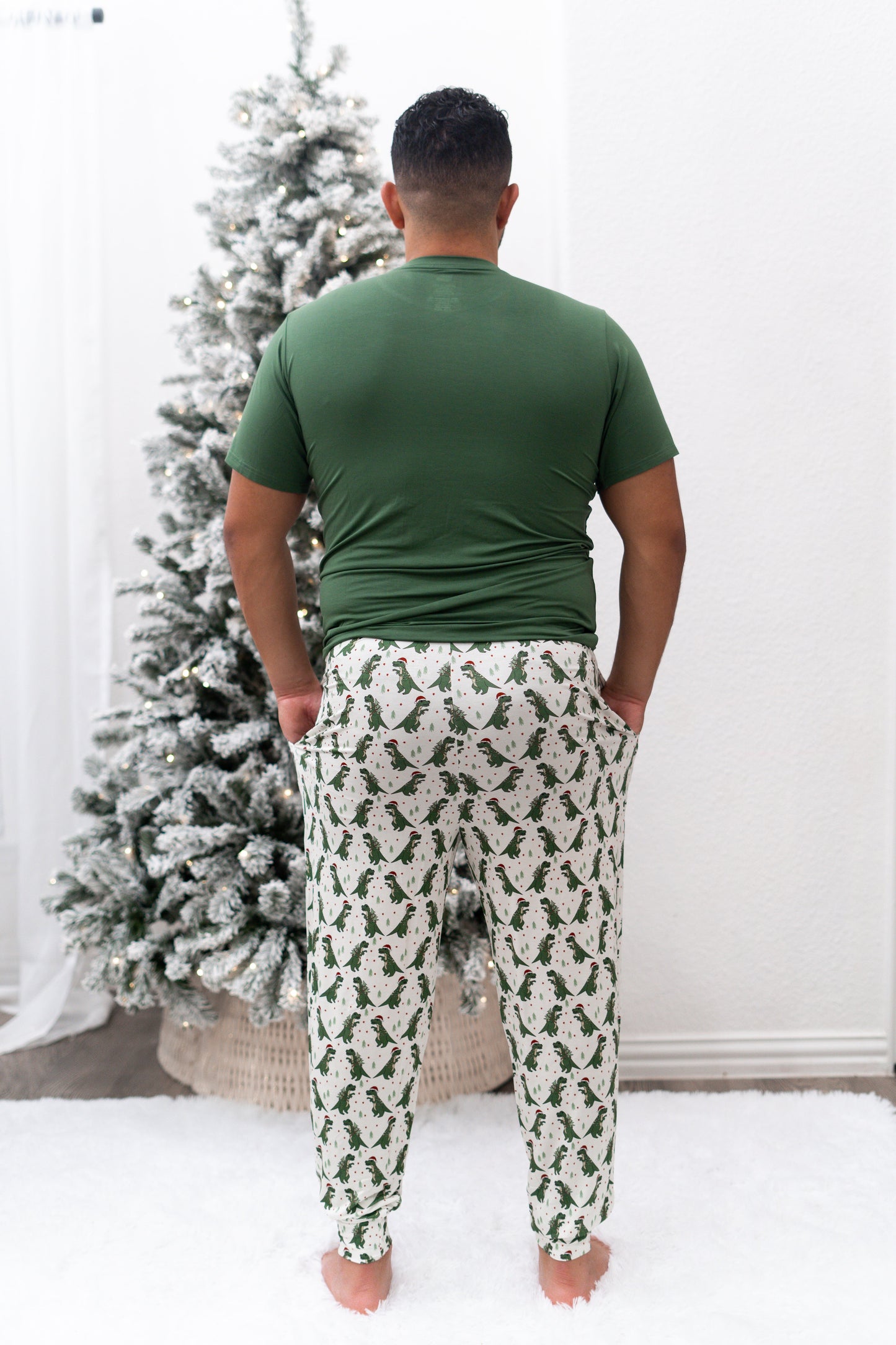 ROARING CHRISTMAS MEN'S DREAM JOGGER SET