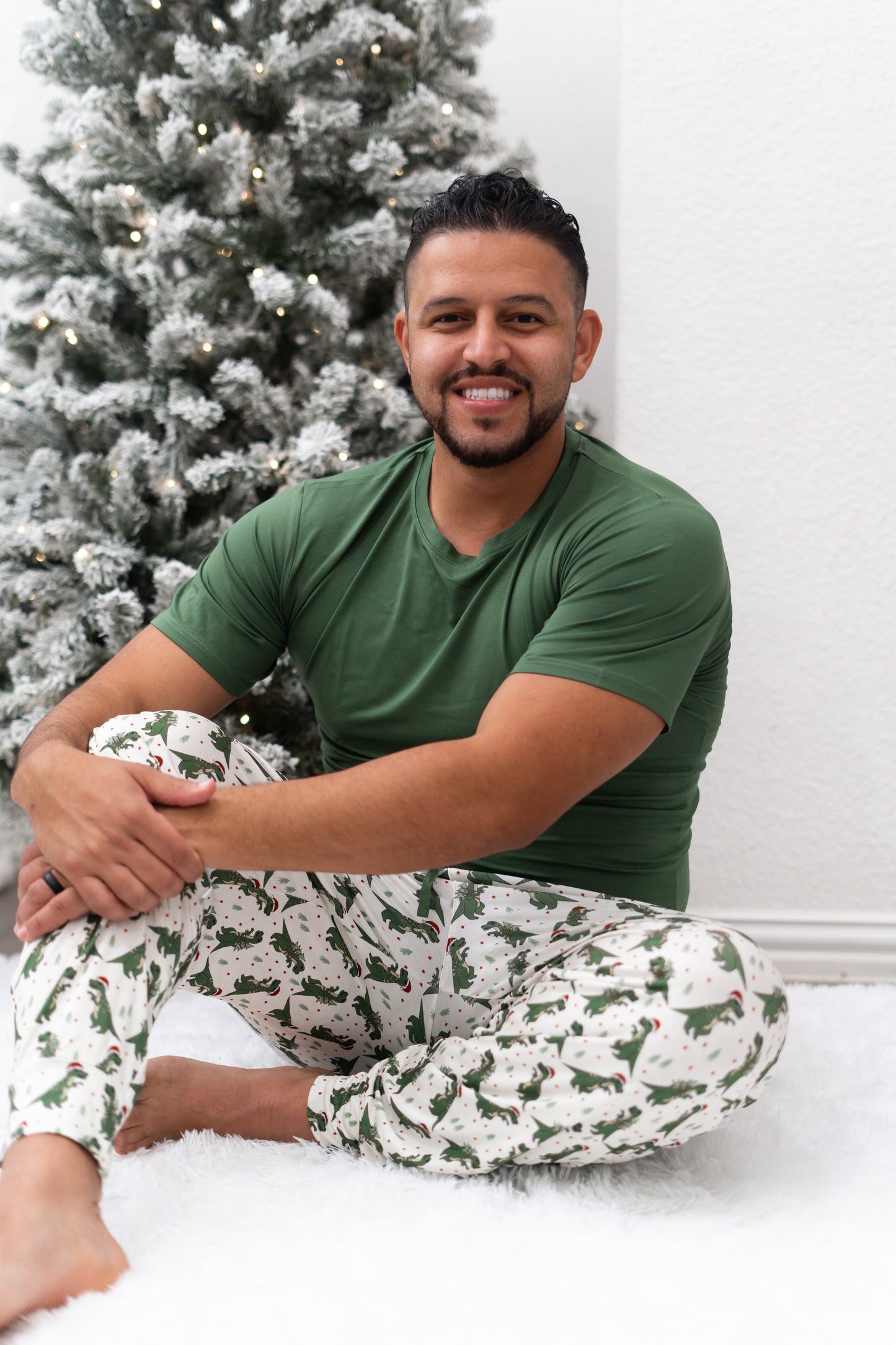 ROARING CHRISTMAS MEN'S DREAM JOGGER SET