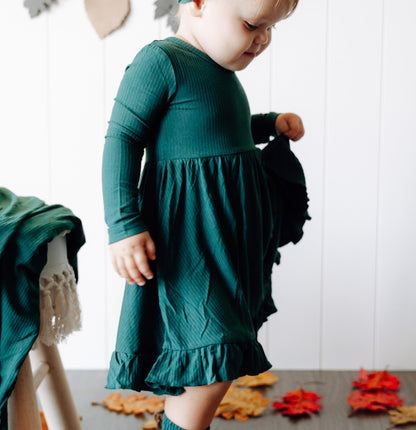 EVERGREEN RIB DREAM RUFFLE DRESS