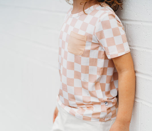 SANDY CHECKERS DREAM POCKET TEE