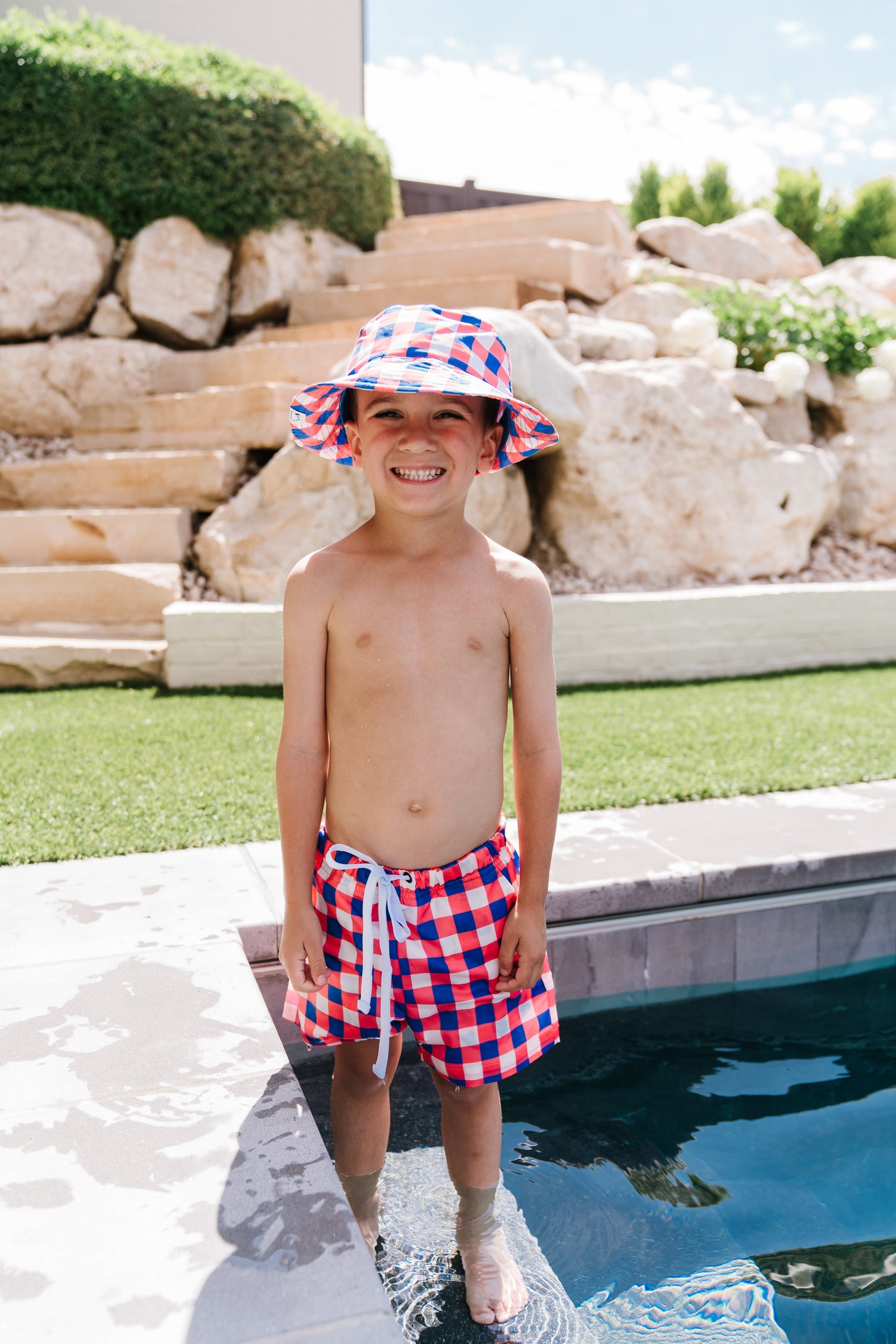 RED, WHITE & TRUMAN DREAM SWIM TRUNKS