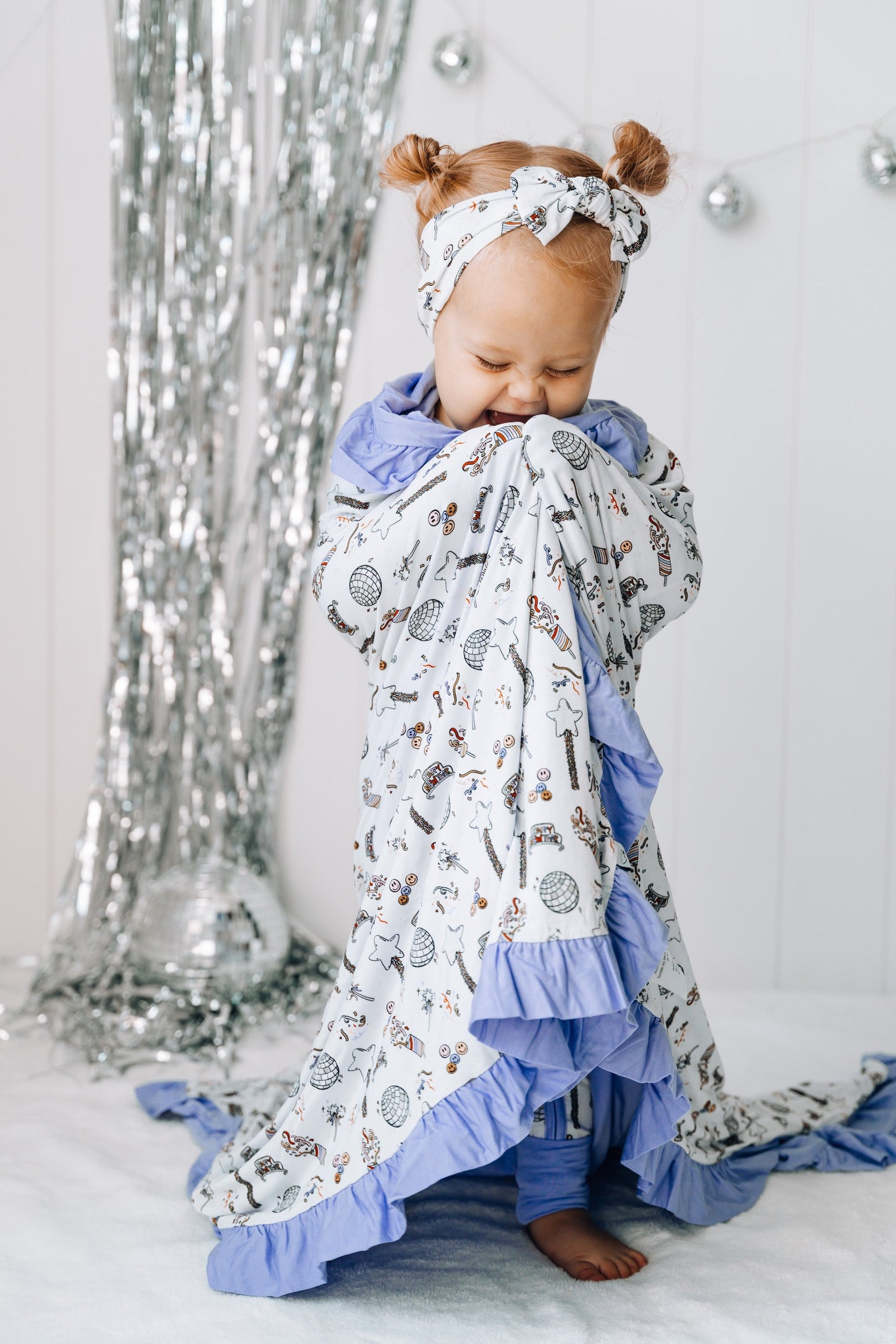 MIDNIGHT MAGIC DREAM RUFFLE BLANKET