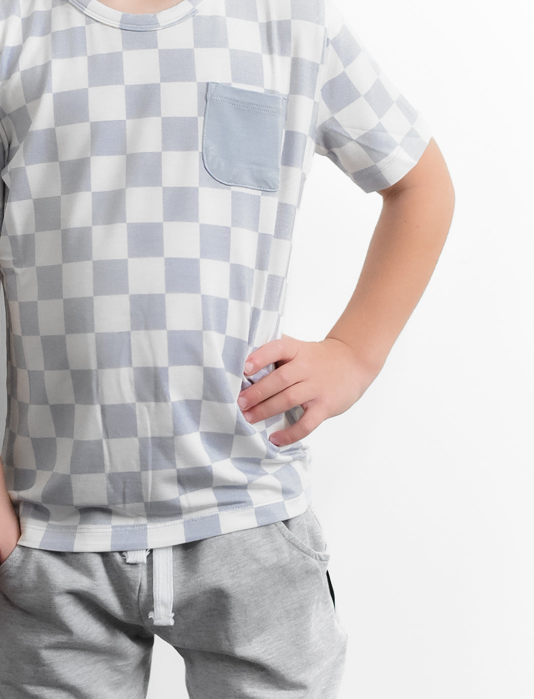 CLOUDY CHECKERS DREAM POCKET TEE