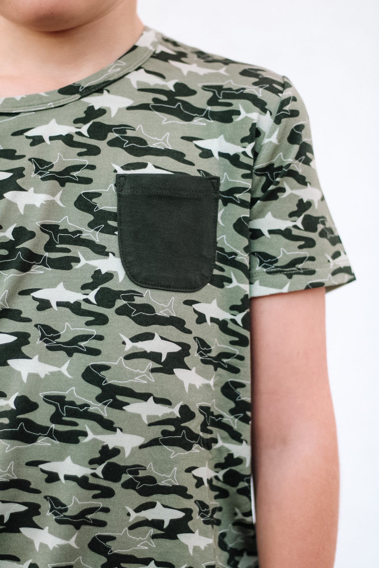 CAMO SHARK DREAM POCKET TEE