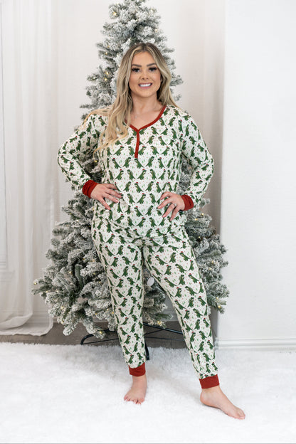 ROARING CHRISTMAS DREAM WOMEN’S JOGGER SET