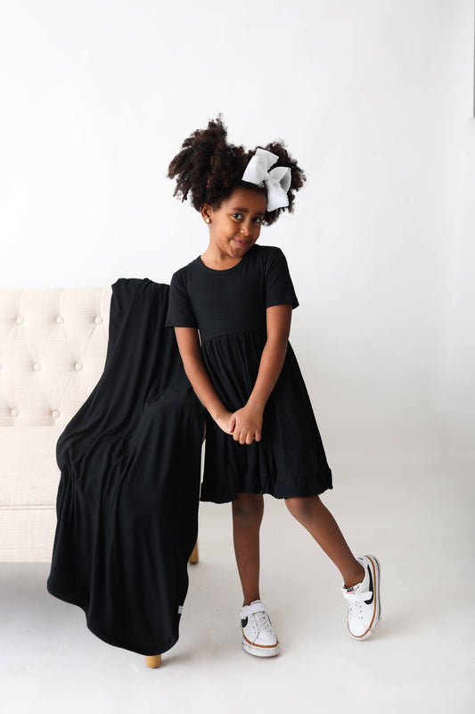 BLACK RIB DREAM RUFFLE DRESS