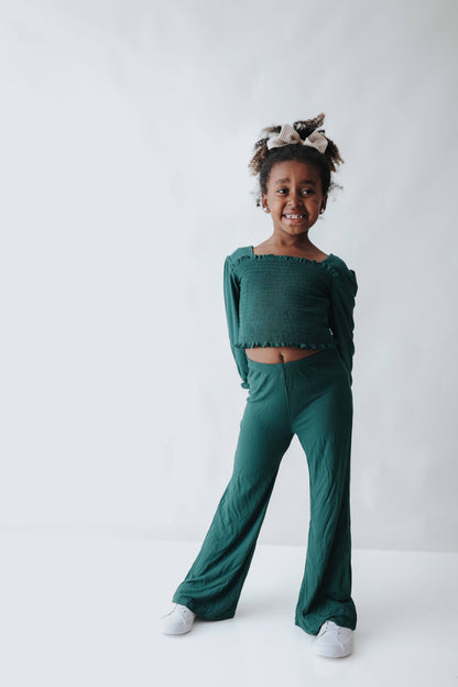 EVERGREEN RIB DREAM SMOCKED FLARE SET