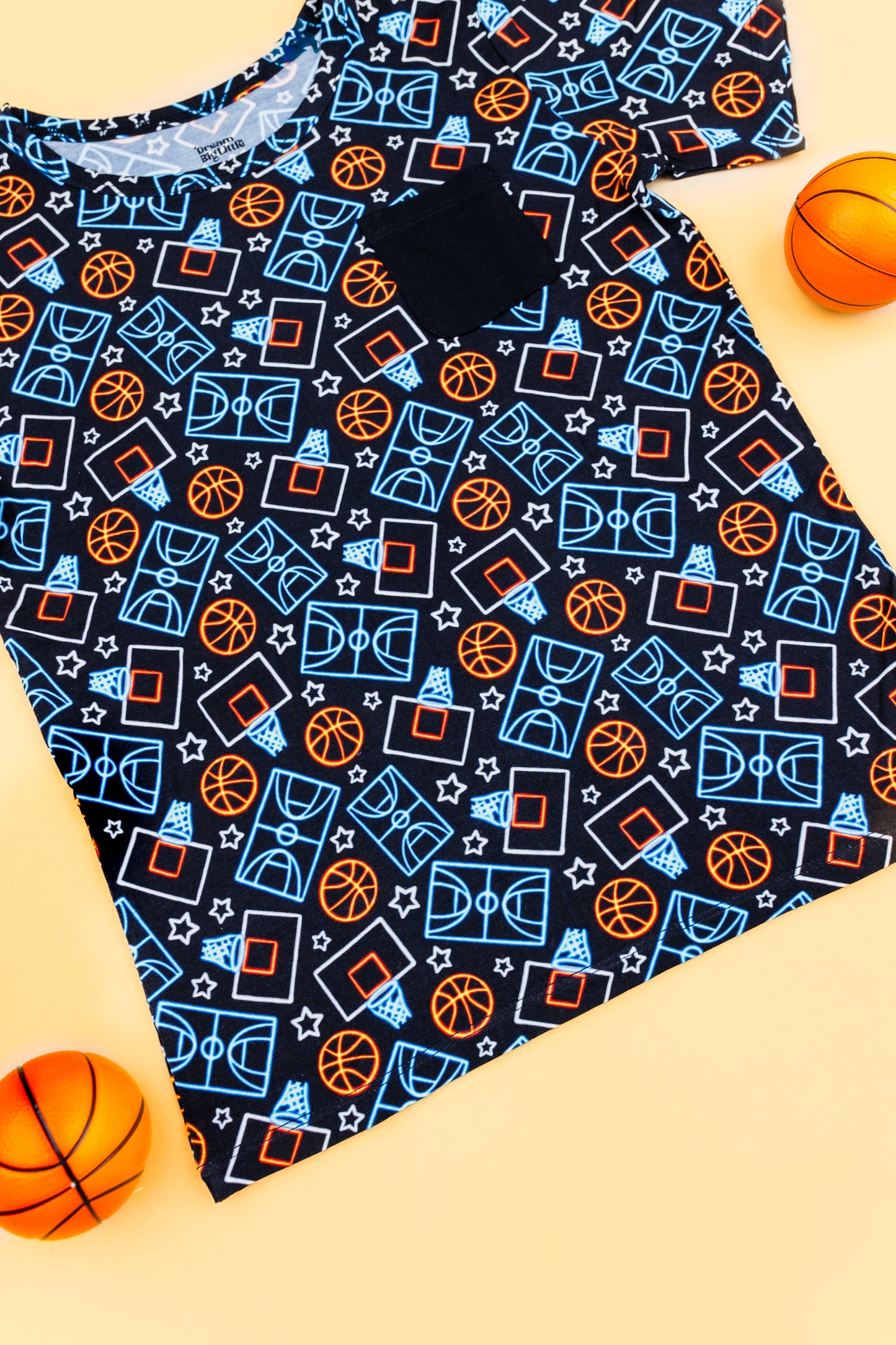 DUNKIN' VIBES DREAM POCKET TEE