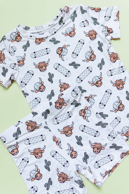 EXCLUSIVE MOO-VING FAST DREAM SHORT SET