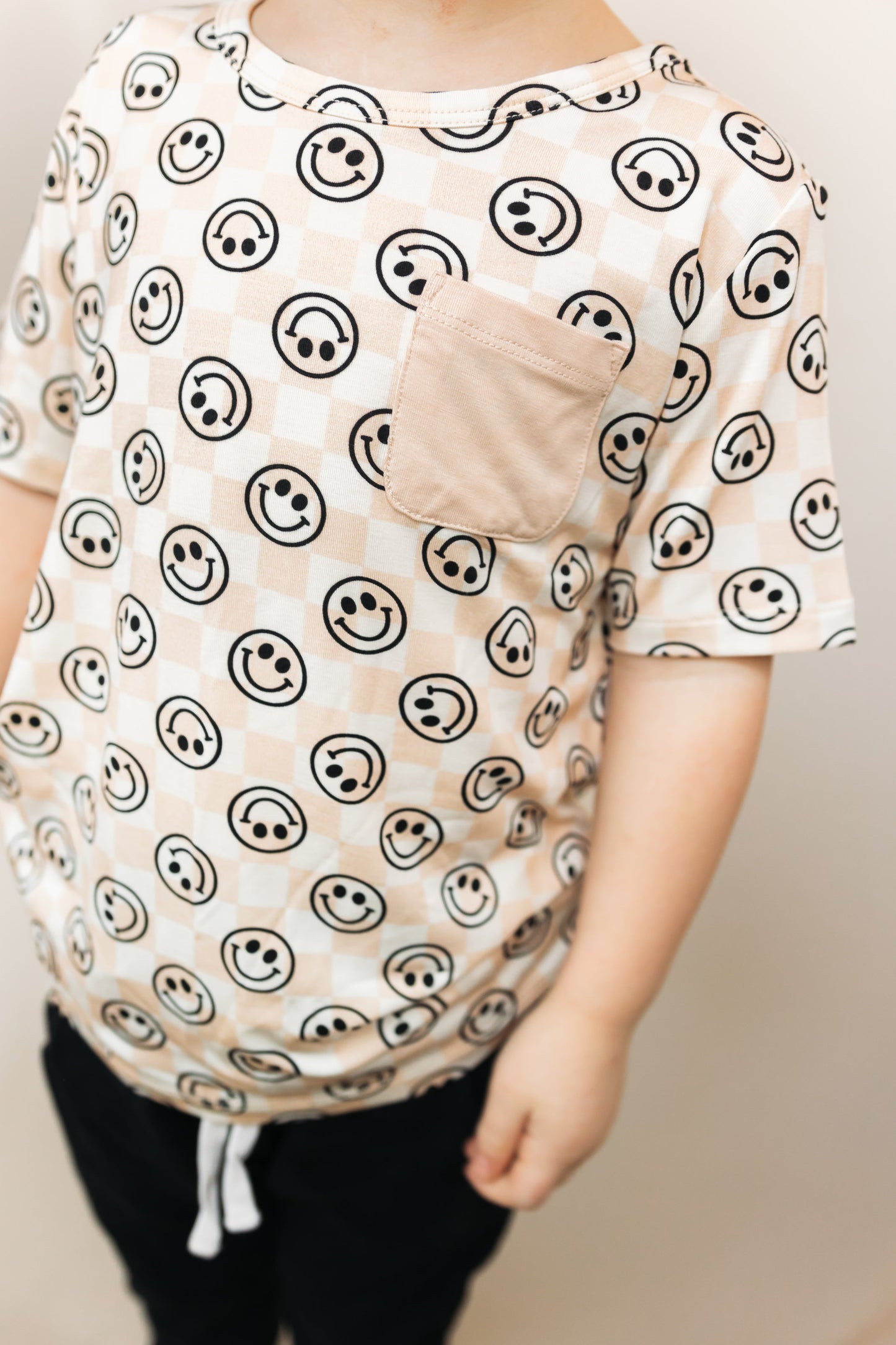 SANDY SMILES CHECKERS DREAM POCKET TEE