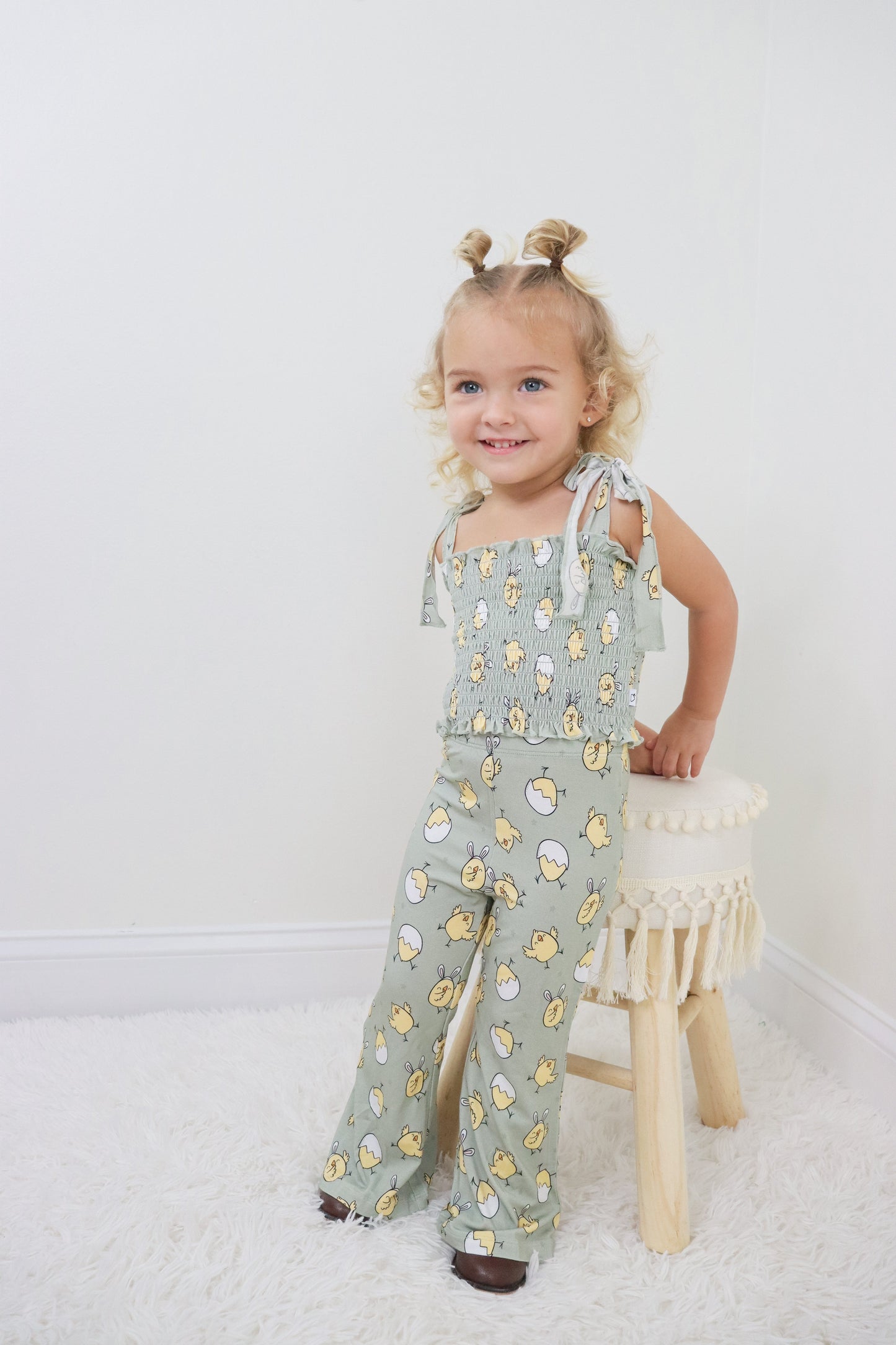 EXCLUSIVE PEEPIN' IT REAL DREAM SMOCKED FLARE SET