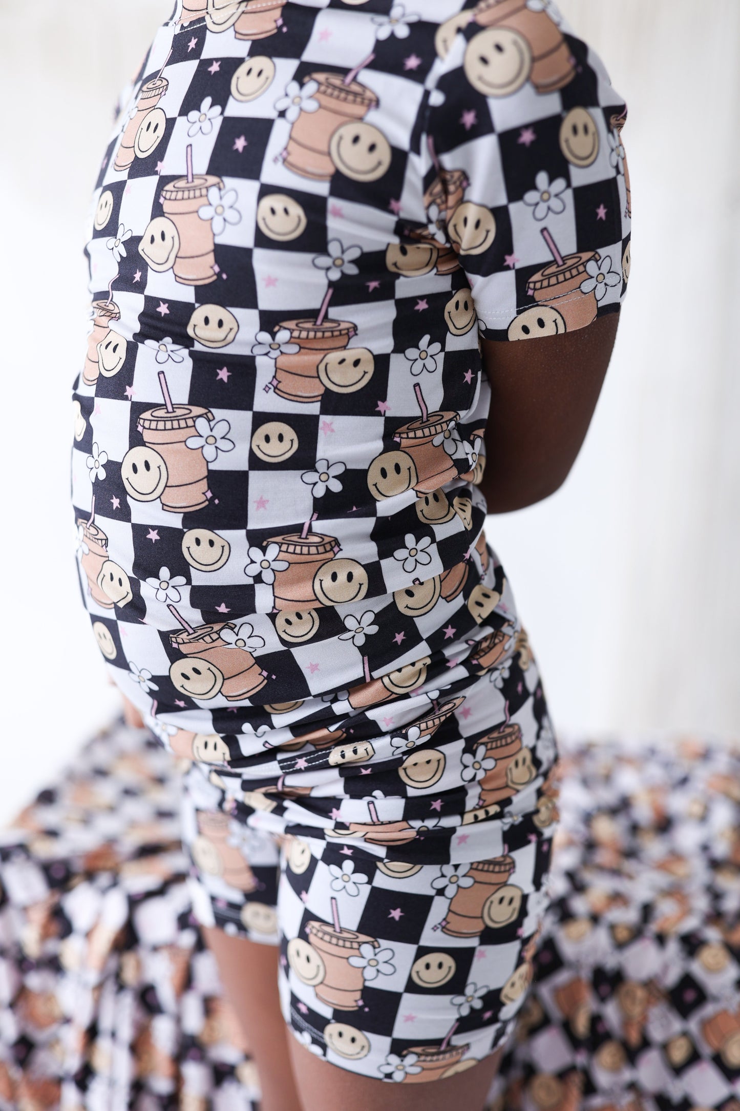 SMILEY CUP OF CHECKERS DREAM SHORT SET