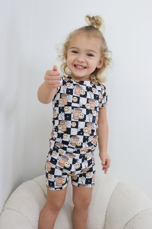 SMILEY CUP OF CHECKERS DREAM SHORT SET