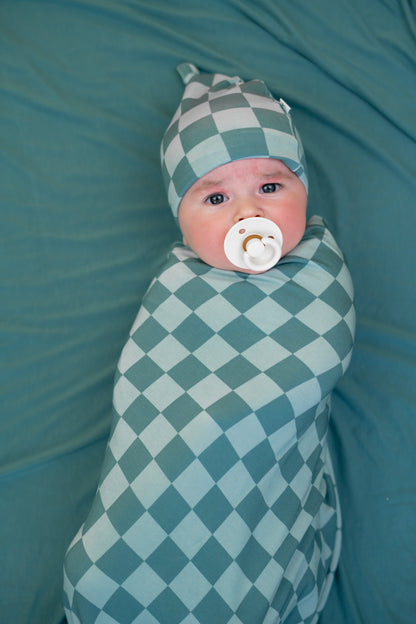 STORMY CHECKERS DREAM SWADDLE & BEANIE