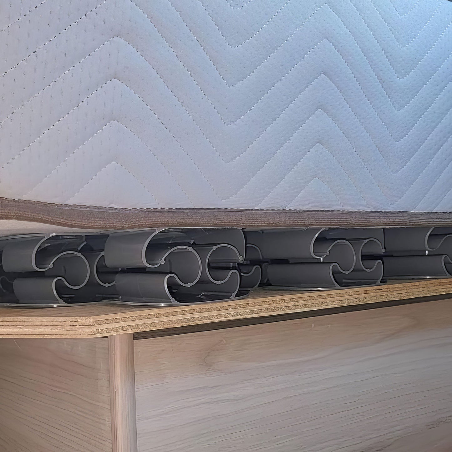 Camco RV Marine 100 Piece Screw Mounted Bed Spring Kit Covering 25 Square Feet