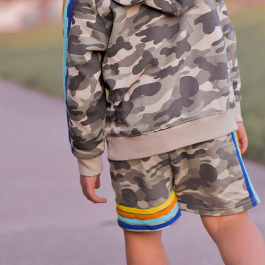 CAMO SIDE STRIPE SHORTS