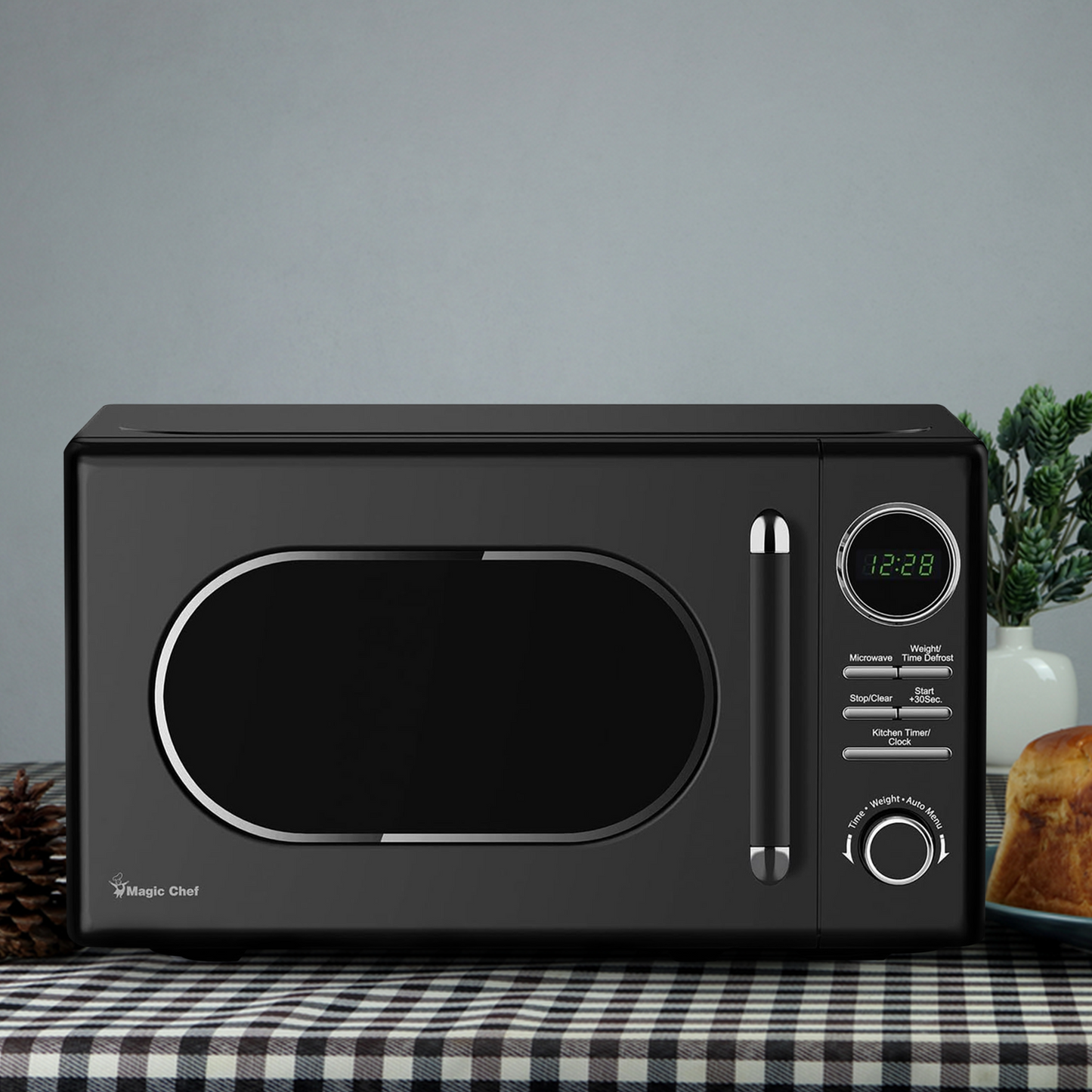 Magic Chef 0.7 Cubic Feet 700 Watt Classic Retro Microwave, Black (Damaged)