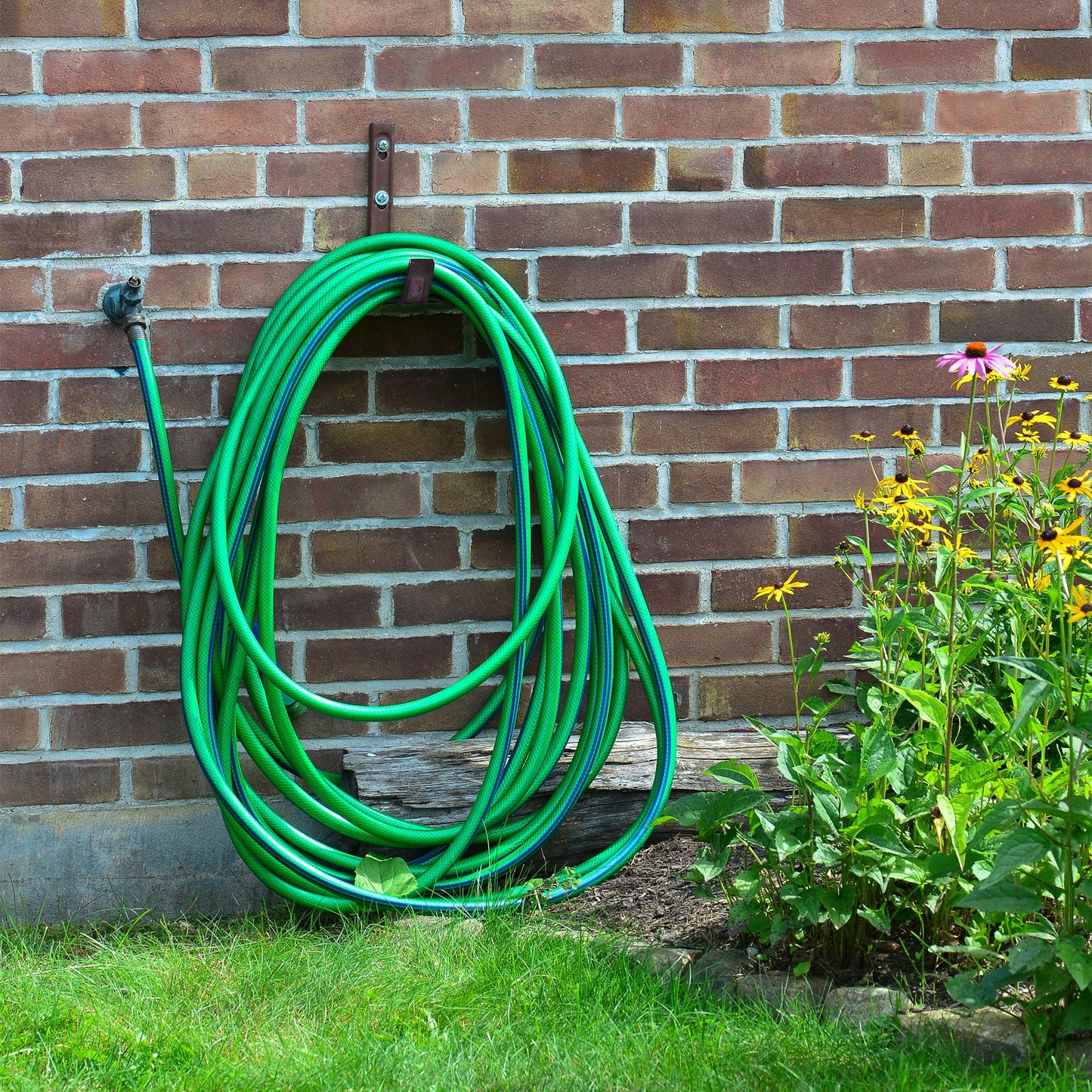 Suncast Metal Wall Mount Hose Hanger Holds up to 150 Foot Garden Hose, Brown