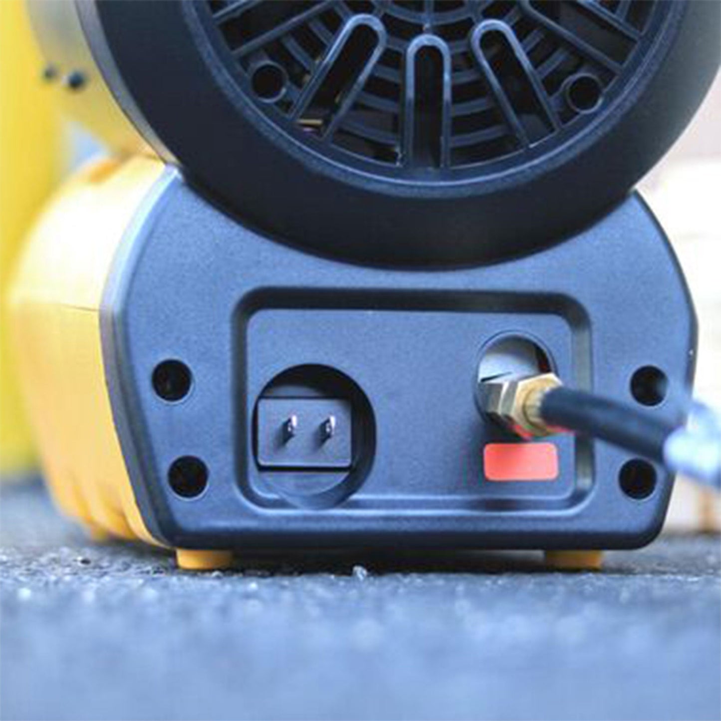 DeWalt F340661 68,000 BTU Portable Jobsite Cordless Forced Air Propane Heater