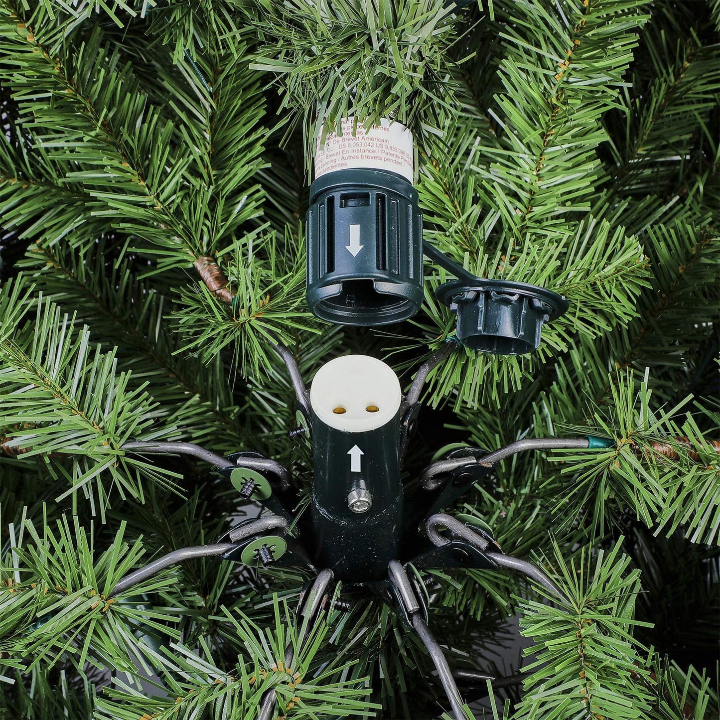 Home Heritage Virginia Fir 7.5 Ft Artificial Christmas Tree, Prelit w/ 700 LEDs